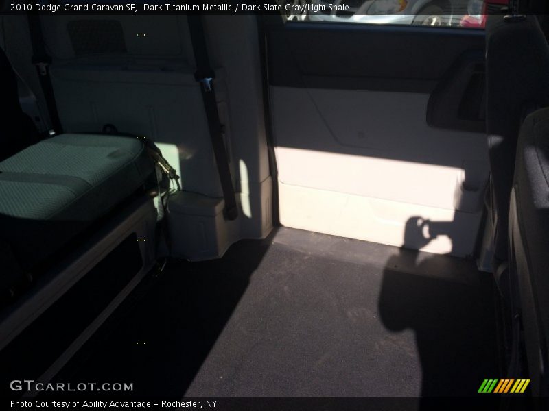 Dark Titanium Metallic / Dark Slate Gray/Light Shale 2010 Dodge Grand Caravan SE