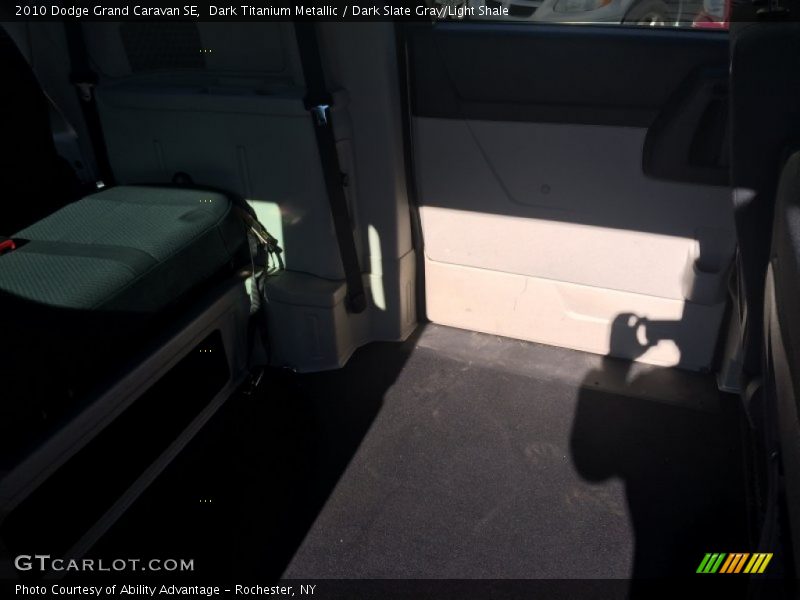 Dark Titanium Metallic / Dark Slate Gray/Light Shale 2010 Dodge Grand Caravan SE