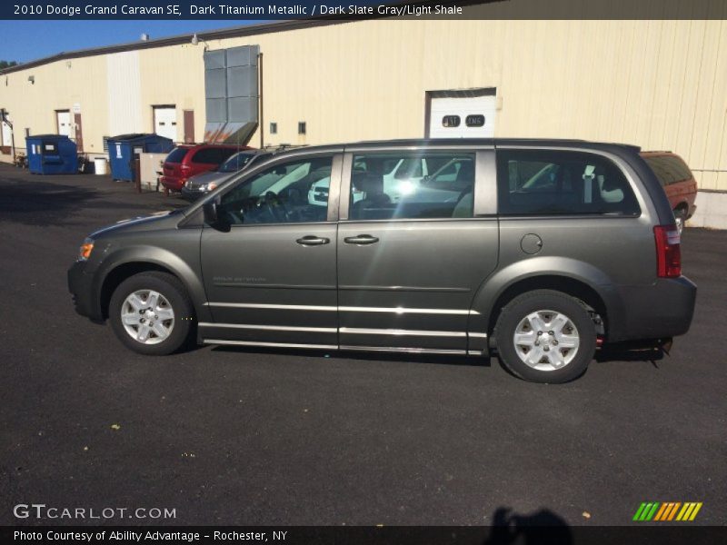 Dark Titanium Metallic / Dark Slate Gray/Light Shale 2010 Dodge Grand Caravan SE
