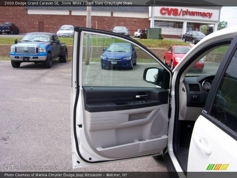 Stone White / Dark Slate Gray/Light Shale 2009 Dodge Grand Caravan SE