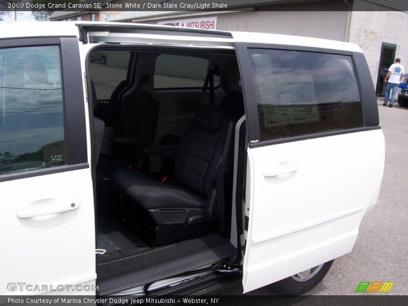 Stone White / Dark Slate Gray/Light Shale 2009 Dodge Grand Caravan SE