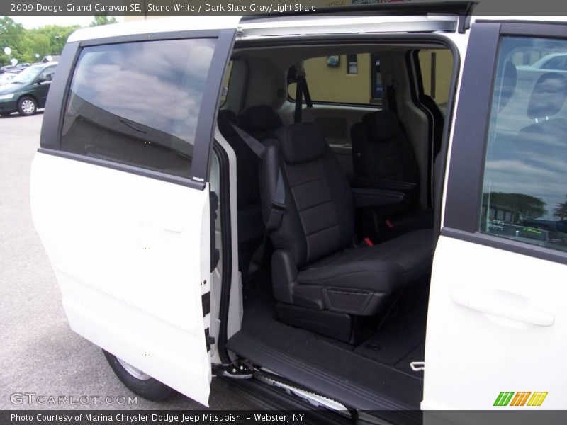 Stone White / Dark Slate Gray/Light Shale 2009 Dodge Grand Caravan SE