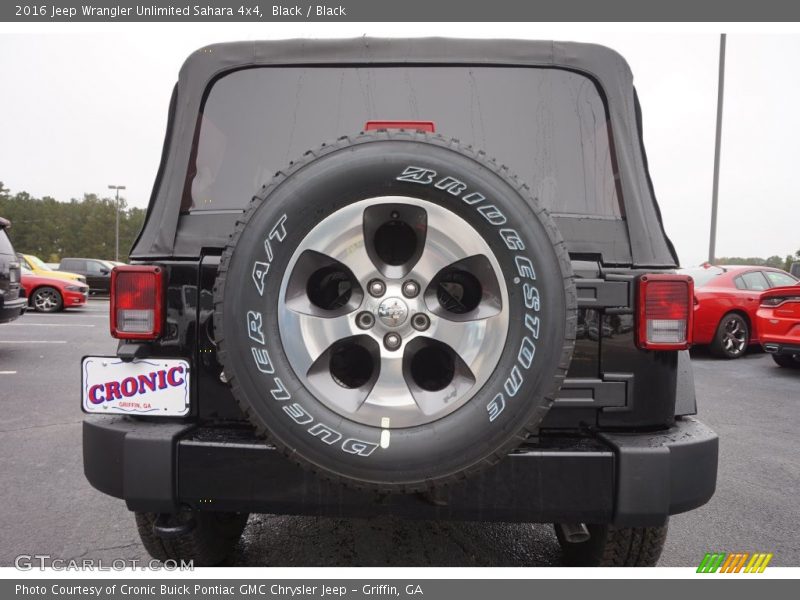 Black / Black 2016 Jeep Wrangler Unlimited Sahara 4x4