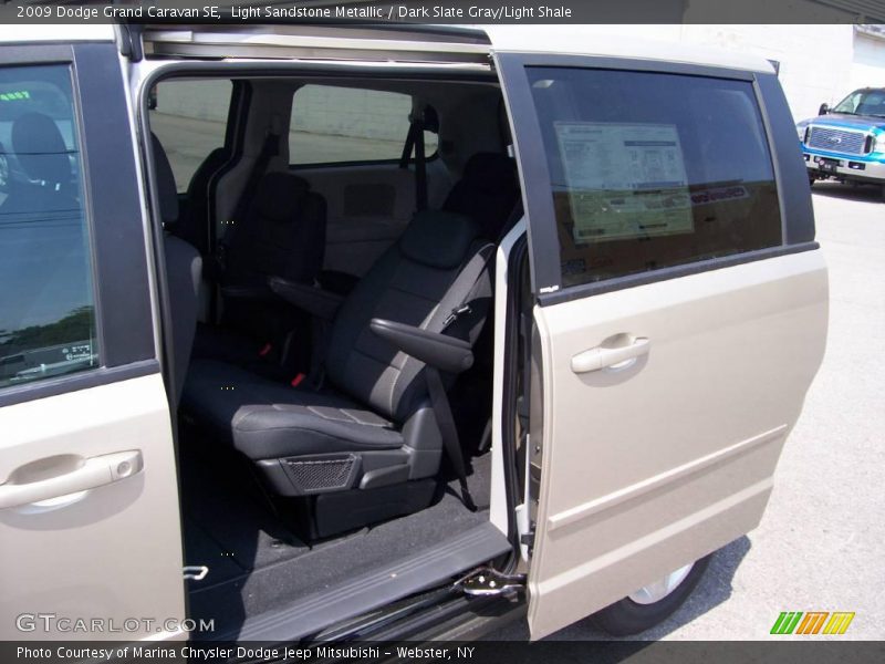 Light Sandstone Metallic / Dark Slate Gray/Light Shale 2009 Dodge Grand Caravan SE