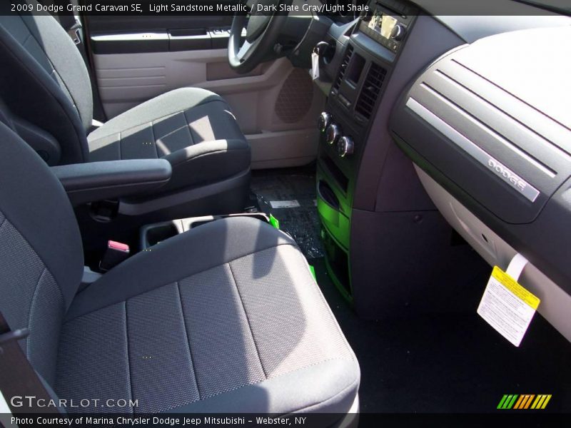 Light Sandstone Metallic / Dark Slate Gray/Light Shale 2009 Dodge Grand Caravan SE