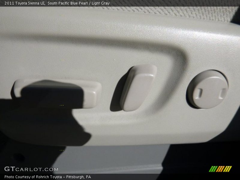 South Pacific Blue Pearl / Light Gray 2011 Toyota Sienna LE