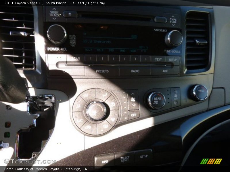 South Pacific Blue Pearl / Light Gray 2011 Toyota Sienna LE