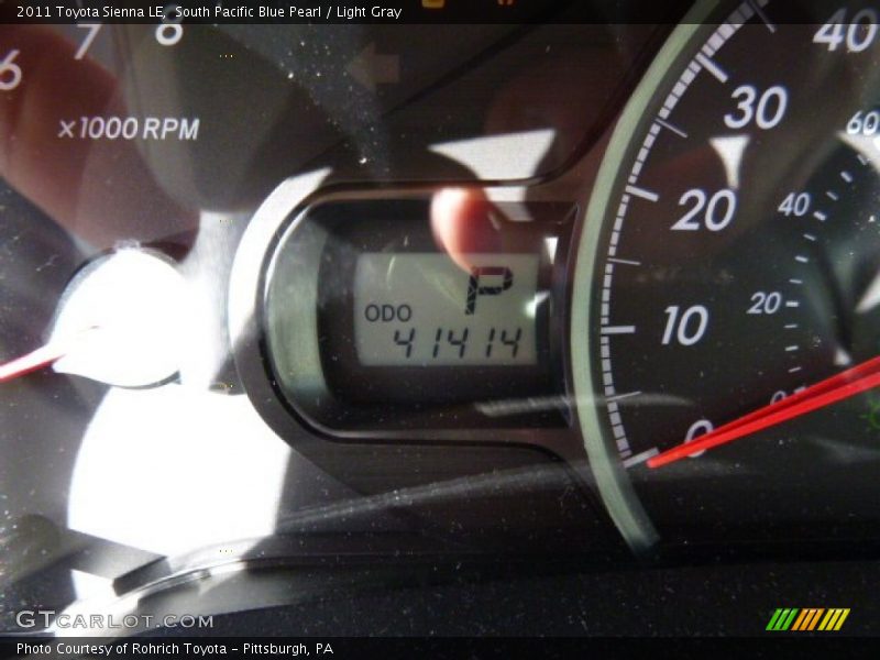 South Pacific Blue Pearl / Light Gray 2011 Toyota Sienna LE