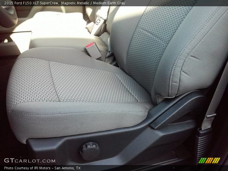 Magnetic Metallic / Medium Earth Gray 2015 Ford F150 XLT SuperCrew