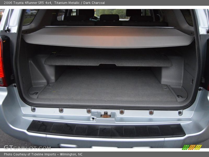 Titanium Metallic / Dark Charcoal 2006 Toyota 4Runner SR5 4x4