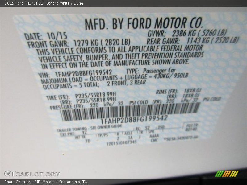 Oxford White / Dune 2015 Ford Taurus SE