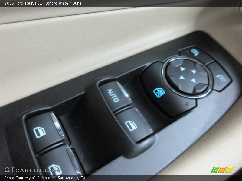 Oxford White / Dune 2015 Ford Taurus SE