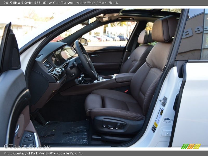 Front Seat of 2015 5 Series 535i xDrive Gran Turismo