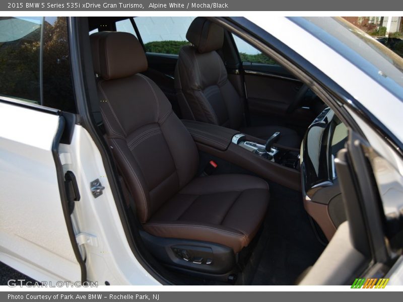 Alpine White / Mocha/Black 2015 BMW 5 Series 535i xDrive Gran Turismo