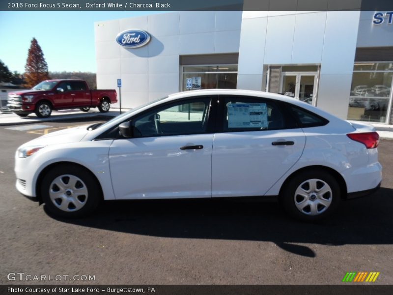 Oxford White / Charcoal Black 2016 Ford Focus S Sedan