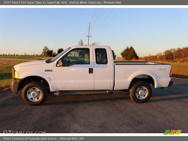 Oxford White Clearcoat / Medium Flint 2007 Ford F250 Super Duty XL SuperCab 4x4