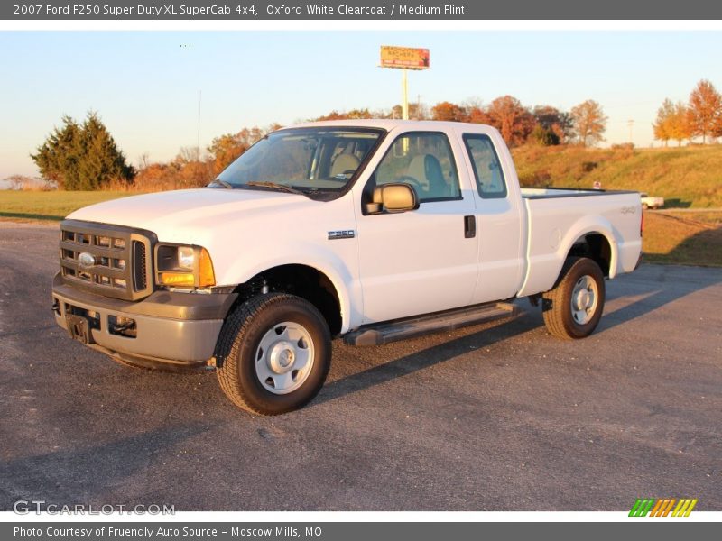 Oxford White Clearcoat / Medium Flint 2007 Ford F250 Super Duty XL SuperCab 4x4