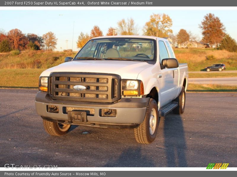 Oxford White Clearcoat / Medium Flint 2007 Ford F250 Super Duty XL SuperCab 4x4