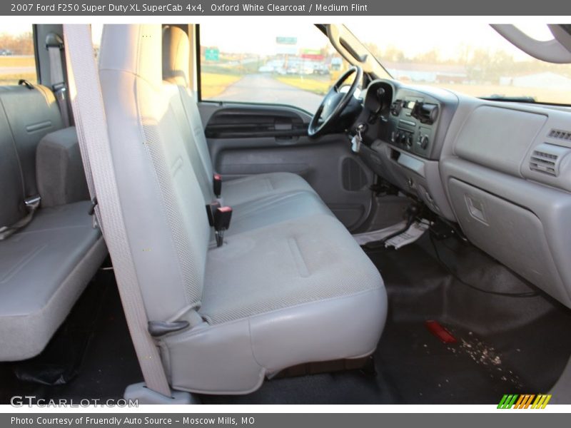 Oxford White Clearcoat / Medium Flint 2007 Ford F250 Super Duty XL SuperCab 4x4