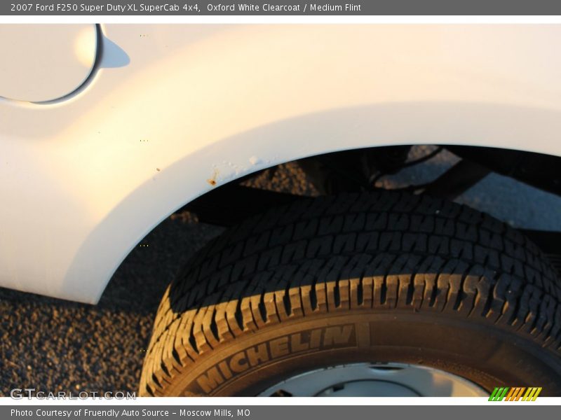 Oxford White Clearcoat / Medium Flint 2007 Ford F250 Super Duty XL SuperCab 4x4