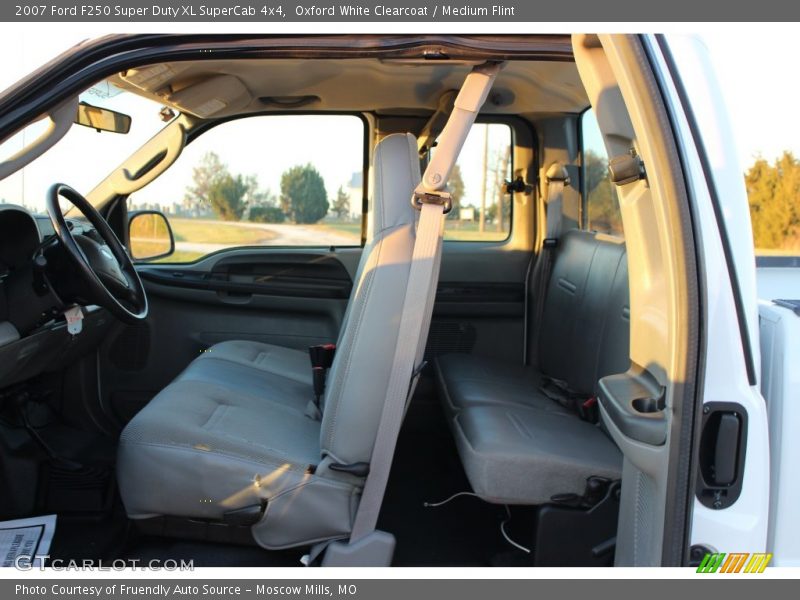 Oxford White Clearcoat / Medium Flint 2007 Ford F250 Super Duty XL SuperCab 4x4