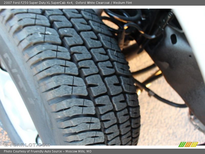 Oxford White Clearcoat / Medium Flint 2007 Ford F250 Super Duty XL SuperCab 4x4