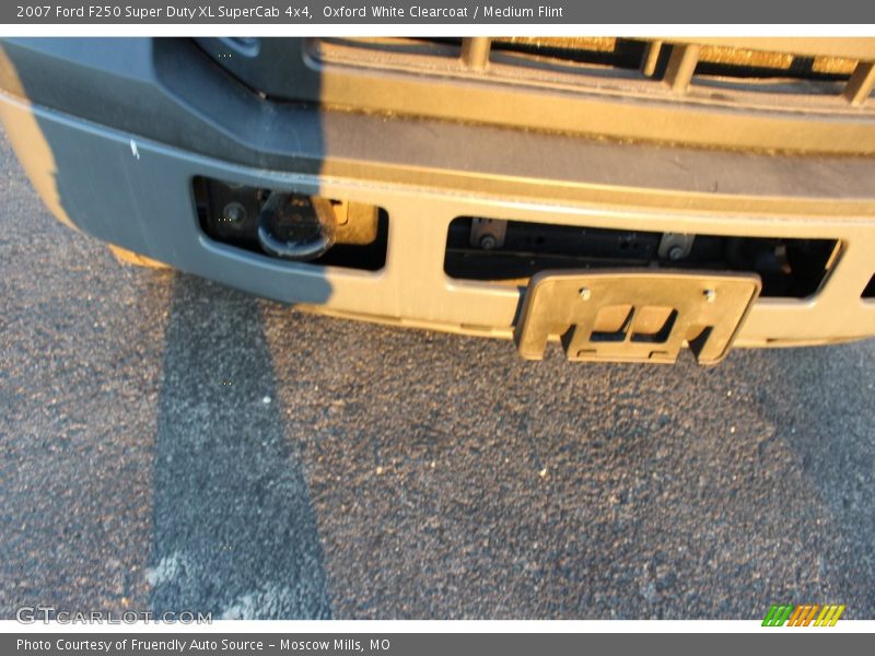 Oxford White Clearcoat / Medium Flint 2007 Ford F250 Super Duty XL SuperCab 4x4