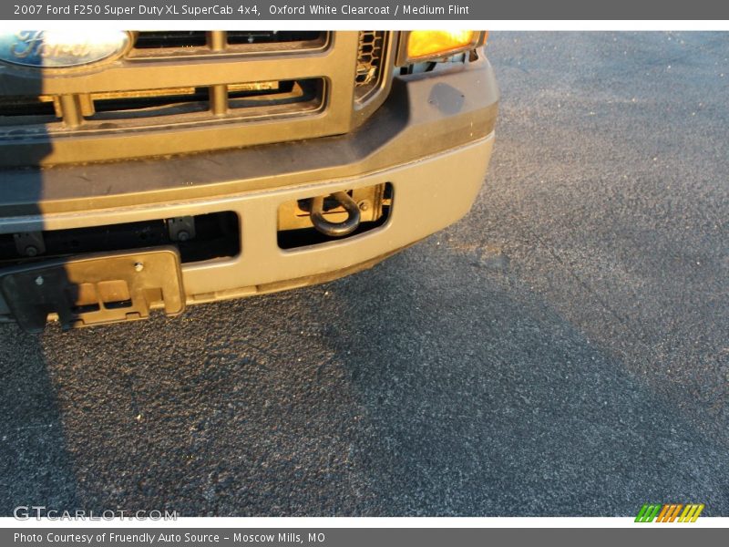 Oxford White Clearcoat / Medium Flint 2007 Ford F250 Super Duty XL SuperCab 4x4