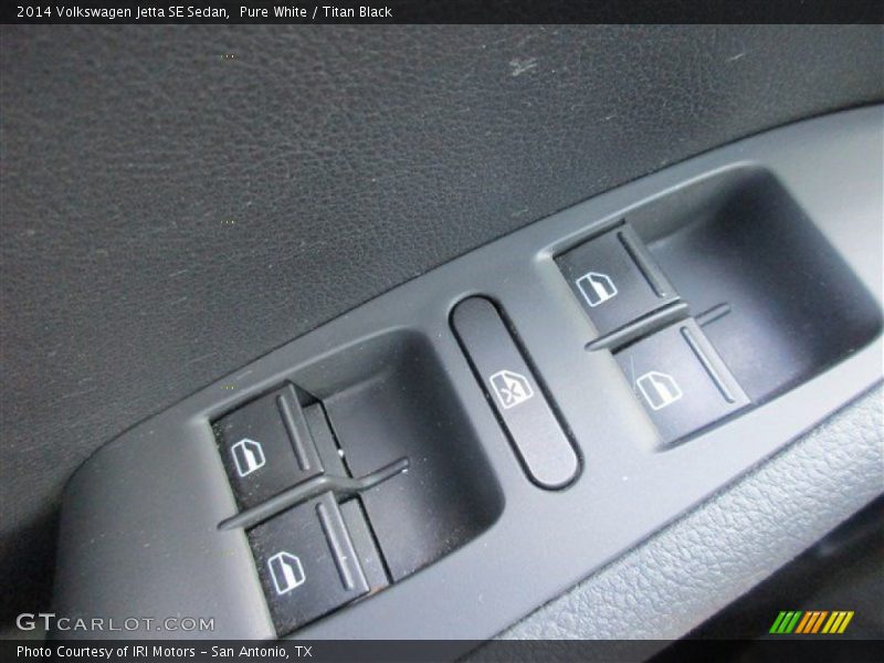 Pure White / Titan Black 2014 Volkswagen Jetta SE Sedan