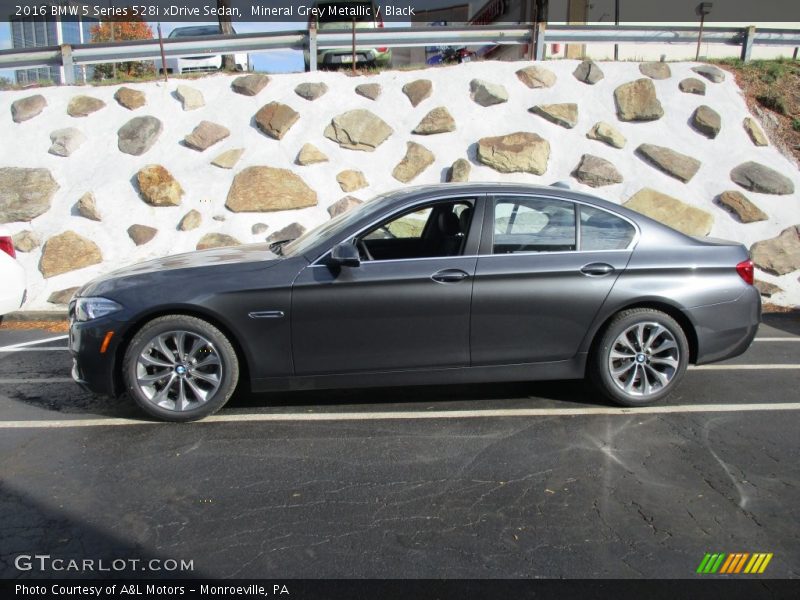 Mineral Grey Metallic / Black 2016 BMW 5 Series 528i xDrive Sedan