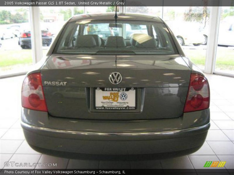 United Grey Metallic / Grey 2005 Volkswagen Passat GLS 1.8T Sedan