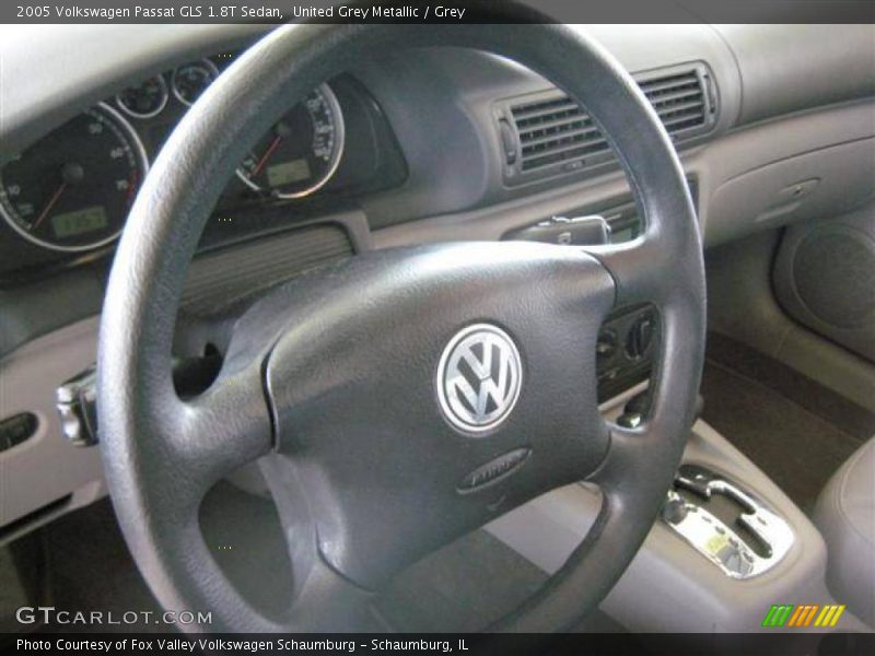 United Grey Metallic / Grey 2005 Volkswagen Passat GLS 1.8T Sedan