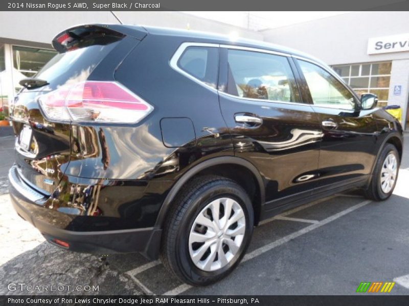 Super Black / Charcoal 2014 Nissan Rogue S AWD