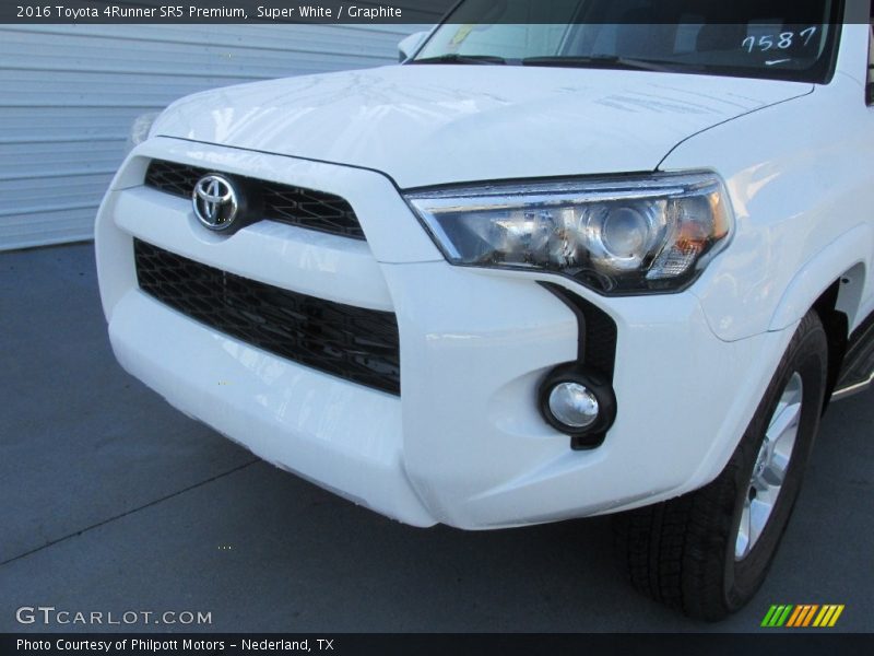 Super White / Graphite 2016 Toyota 4Runner SR5 Premium