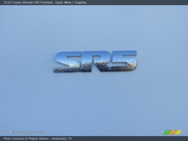 Super White / Graphite 2016 Toyota 4Runner SR5 Premium