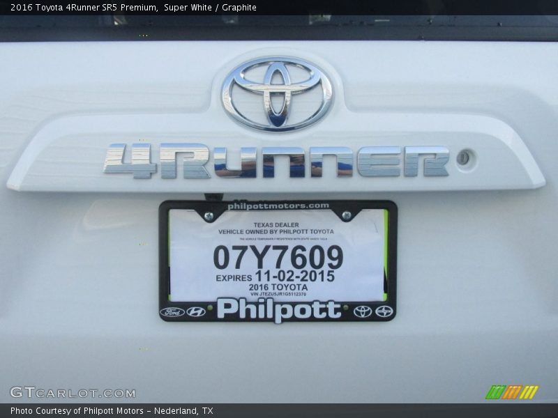 Super White / Graphite 2016 Toyota 4Runner SR5 Premium