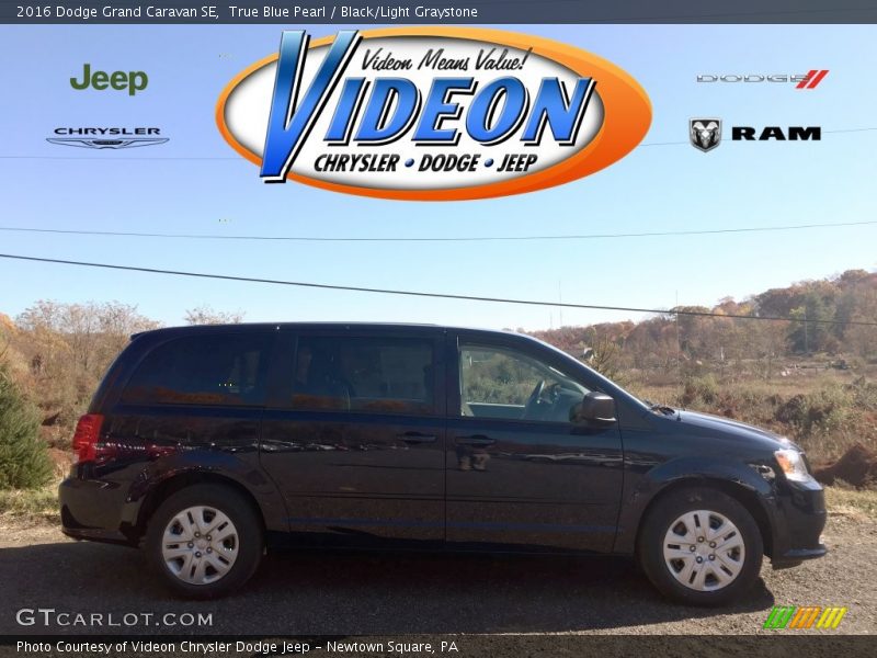 True Blue Pearl / Black/Light Graystone 2016 Dodge Grand Caravan SE