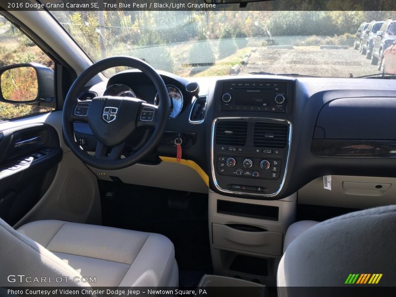 True Blue Pearl / Black/Light Graystone 2016 Dodge Grand Caravan SE