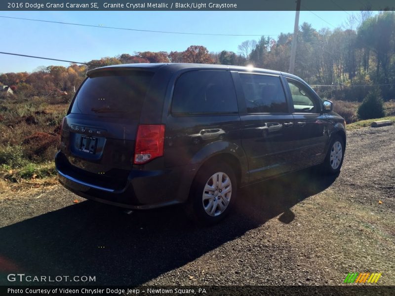 Granite Crystal Metallic / Black/Light Graystone 2016 Dodge Grand Caravan SE