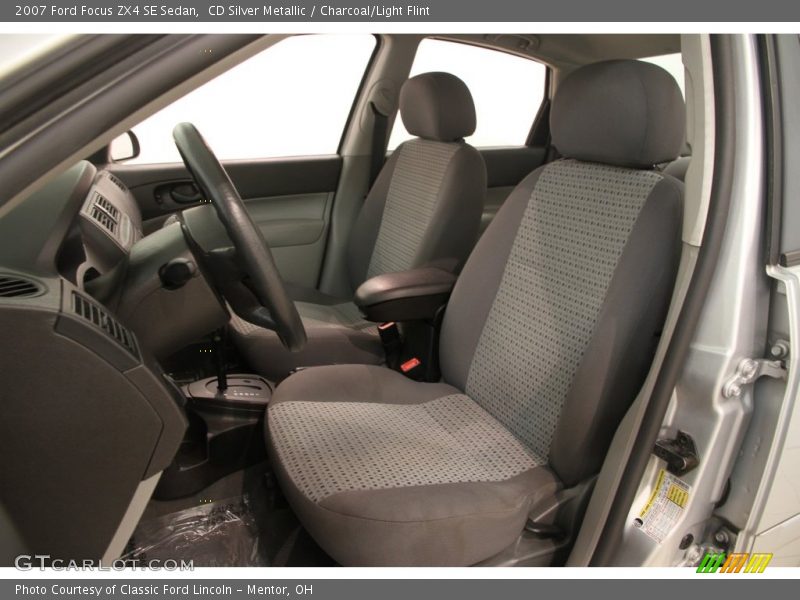 CD Silver Metallic / Charcoal/Light Flint 2007 Ford Focus ZX4 SE Sedan