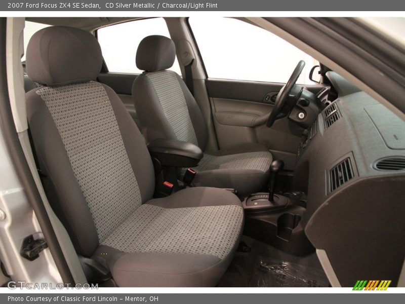 CD Silver Metallic / Charcoal/Light Flint 2007 Ford Focus ZX4 SE Sedan