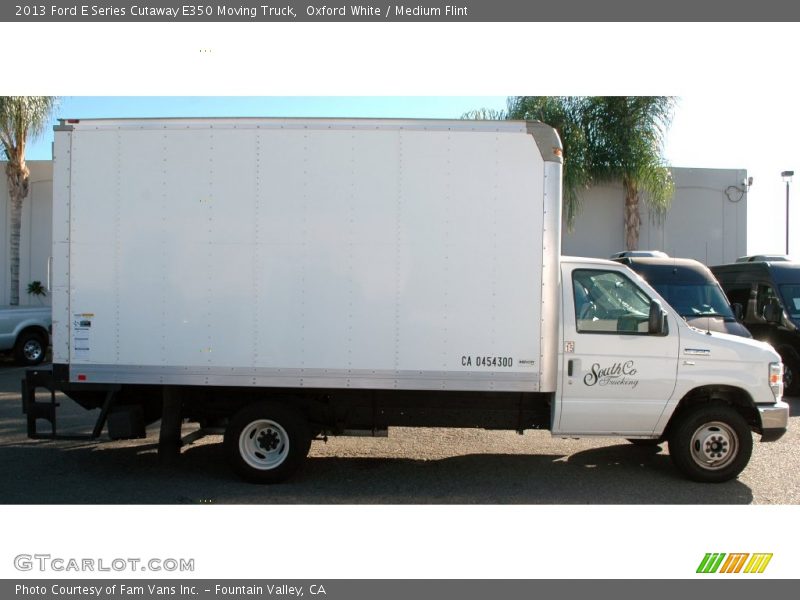 Oxford White / Medium Flint 2013 Ford E Series Cutaway E350 Moving Truck
