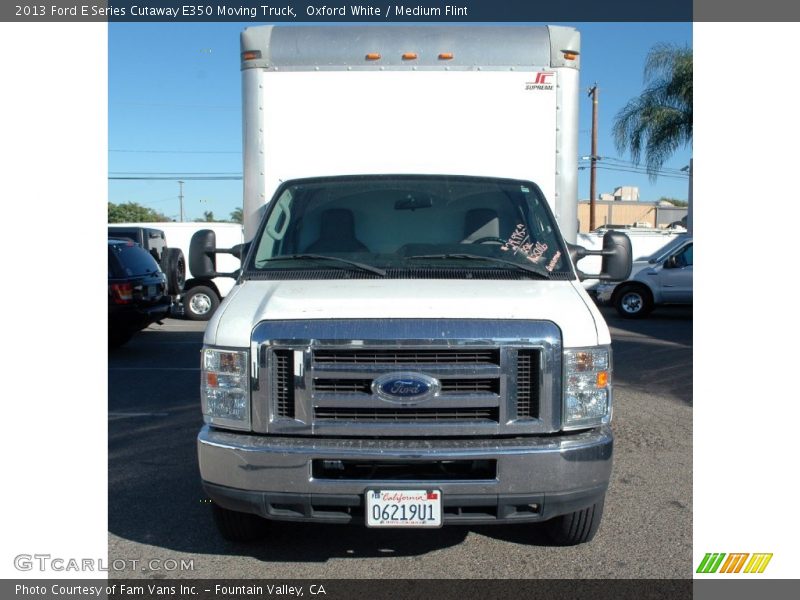 Oxford White / Medium Flint 2013 Ford E Series Cutaway E350 Moving Truck