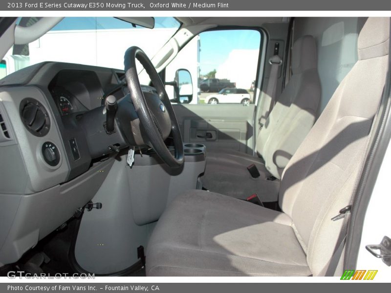 Oxford White / Medium Flint 2013 Ford E Series Cutaway E350 Moving Truck