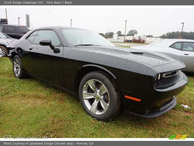 Front 3/4 View of 2016 Challenger SXT