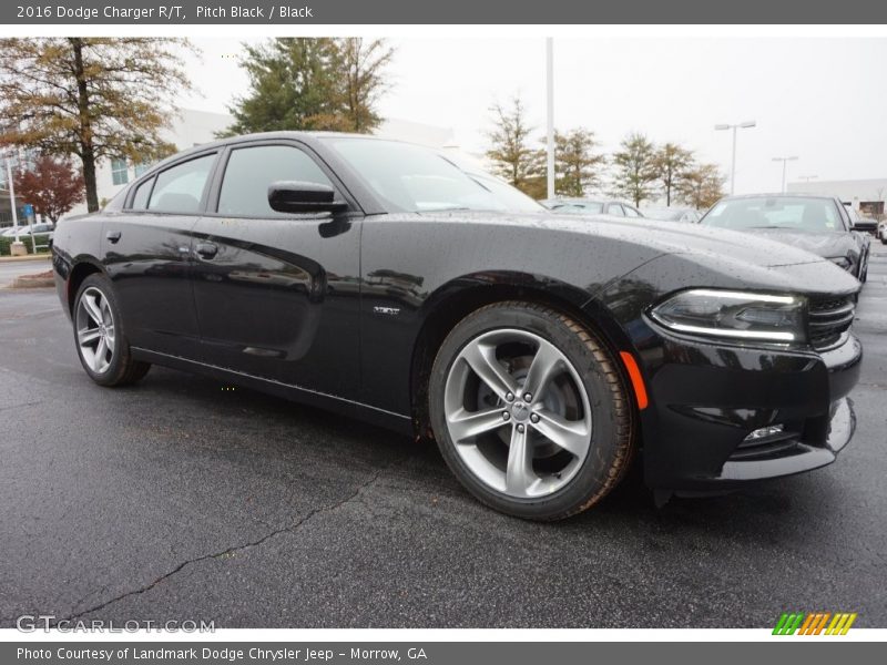 Front 3/4 View of 2016 Charger R/T