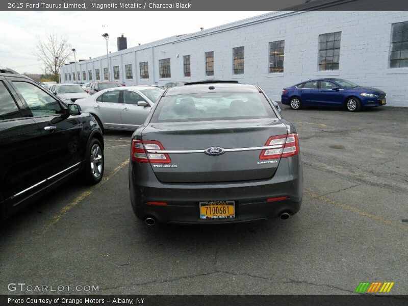Magnetic Metallic / Charcoal Black 2015 Ford Taurus Limited