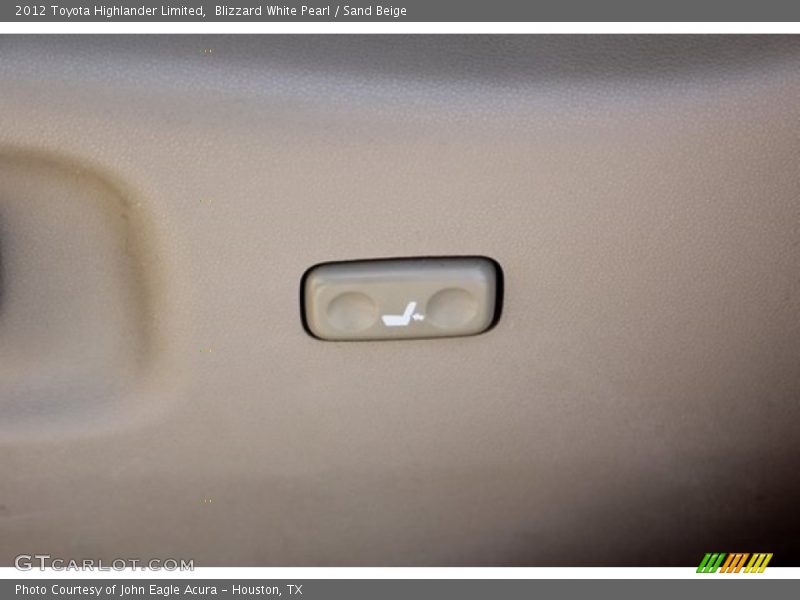 Blizzard White Pearl / Sand Beige 2012 Toyota Highlander Limited