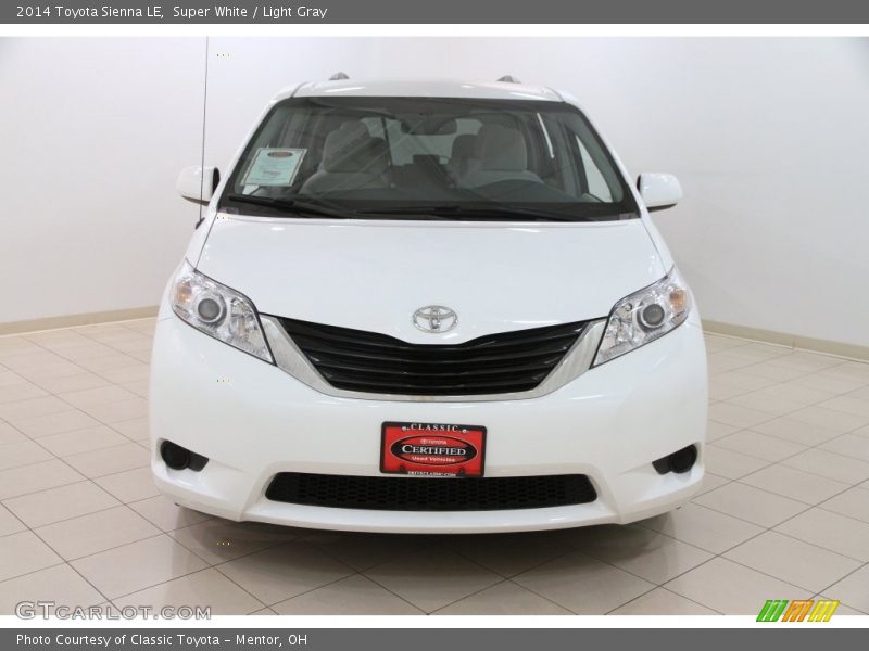 Super White / Light Gray 2014 Toyota Sienna LE
