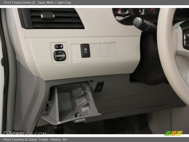Super White / Light Gray 2014 Toyota Sienna LE